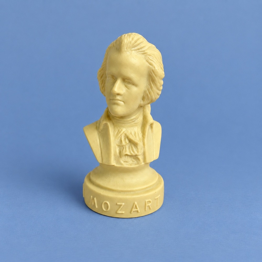 Vintage Halbe Mozart Composer Bust Figurine Cream 1756-1791 Music Statue